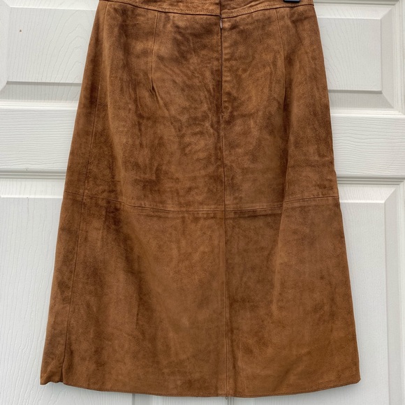 Banana Republic suede skirt, size 2 - Picture 4 of 12